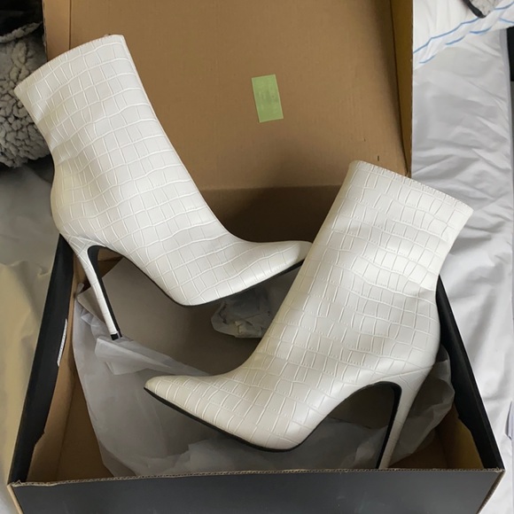 Fashion Nova Shoes - White SnakeSkin Booties